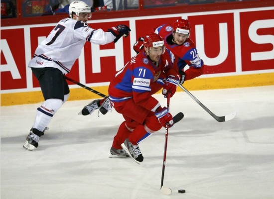 俄罗斯冰球队以5比3战胜美国队