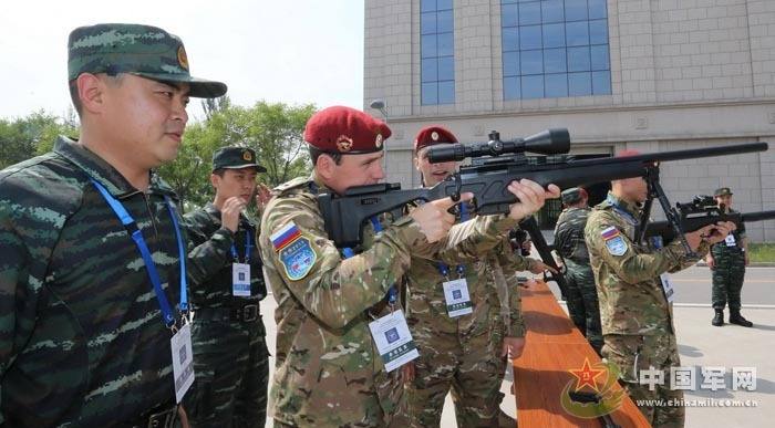 中国武警与俄罗斯内卫部队在京联合训练