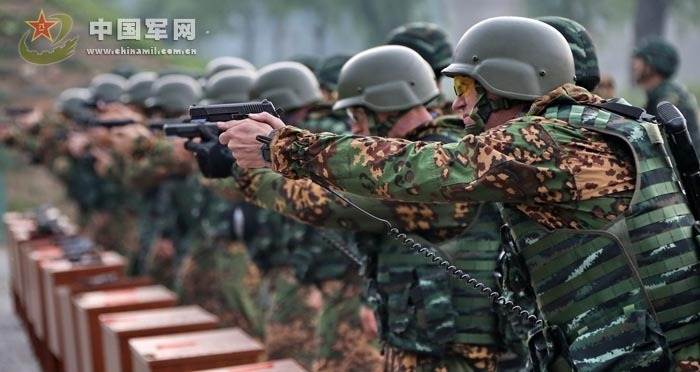 中国武警与俄罗斯内卫部队在京联合训练