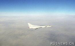俄军图-22轰炸机巡航中