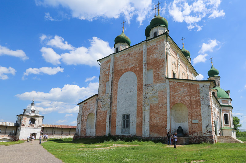 戈里茨基修道院的圣母升天大教堂。（人民网记者 屈海齐摄）