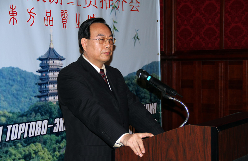 杭州市政协主席叶明在推介会上发言。（人民网记者 刘旭摄）