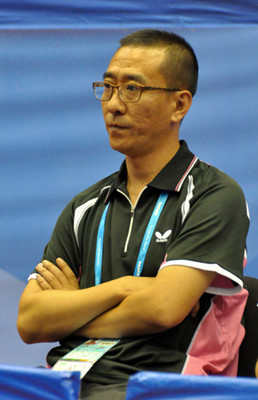 中国大运会男乒主教练丁松（人民网 李响摄）