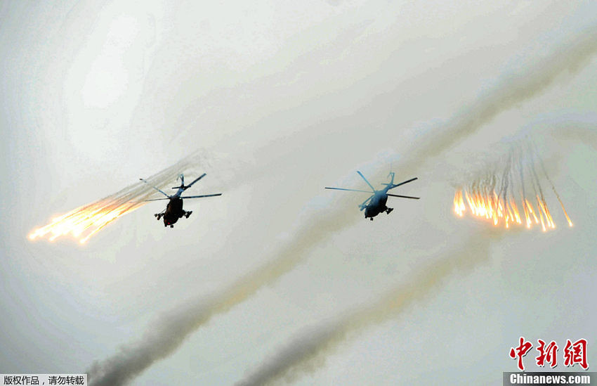 2013年7月16日，俄罗斯陆军直升机参加远东大演习。图片来源：中新网