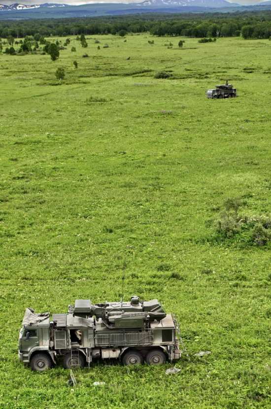 组图：风景美如画 俄罗斯铠甲导弹大发神威