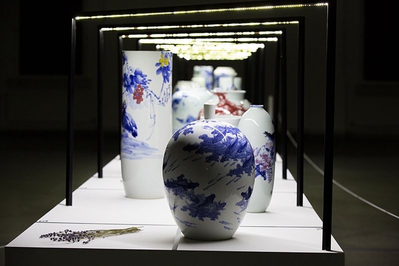 《瓷器之路-从古老走向未来》中国瓷器展（人民网记者 屈海齐 摄）