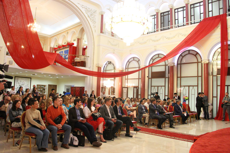 莫斯科中国文化中心坐满了近200名嘉宾及观众 （人民网记者 华迪 摄）