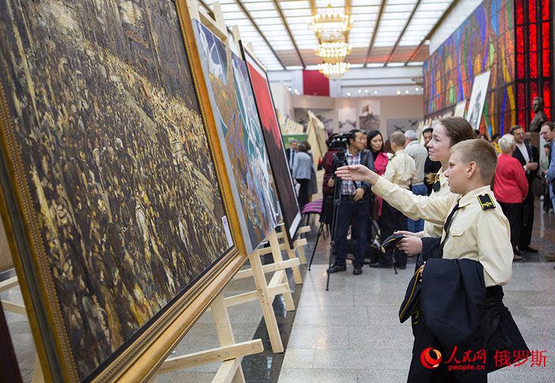 “让历史照亮未来”中国军事文化周之主题美术作品展在俄开幕