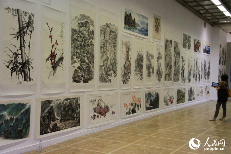 “水墨聚焦·2016走進俄羅斯”中國書畫藝術展現場 （人民網記者 華迪攝）